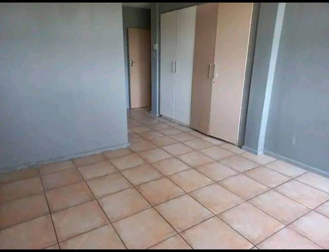 5 BEDROOM APARTMENT FOR SALE IN SUNNYSIDE